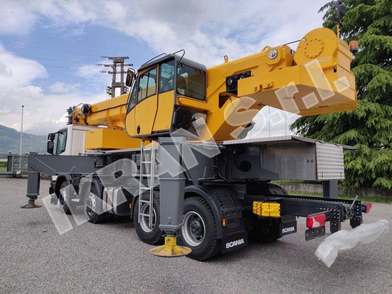 Locatelli TCL 55.50 - Grue mobile: photos 4 Locatelli TCL 55.50 - Grue mobile: photos 4