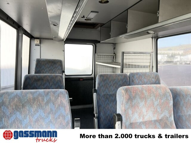 Mercedes-Benz 711 D-KA 4x2, Standklima, 11-Sitze, 2 x on stock - Minibus, Transport de personnes: photos 5 Mercedes-Benz 711 D-KA 4x2, Standklima, 11-Sitze, 2 x on stock - Minibus, Transport de personnes: photos 5