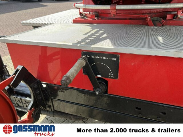 Mercedes-Benz LF 311 3250/3500 - Oldtimer Feuerwehrfahrzeug - Camion de pompier: photos 4 Mercedes-Benz LF 311 3250/3500 - Oldtimer Feuerwehrfahrzeug - Camion de pompier: photos 4