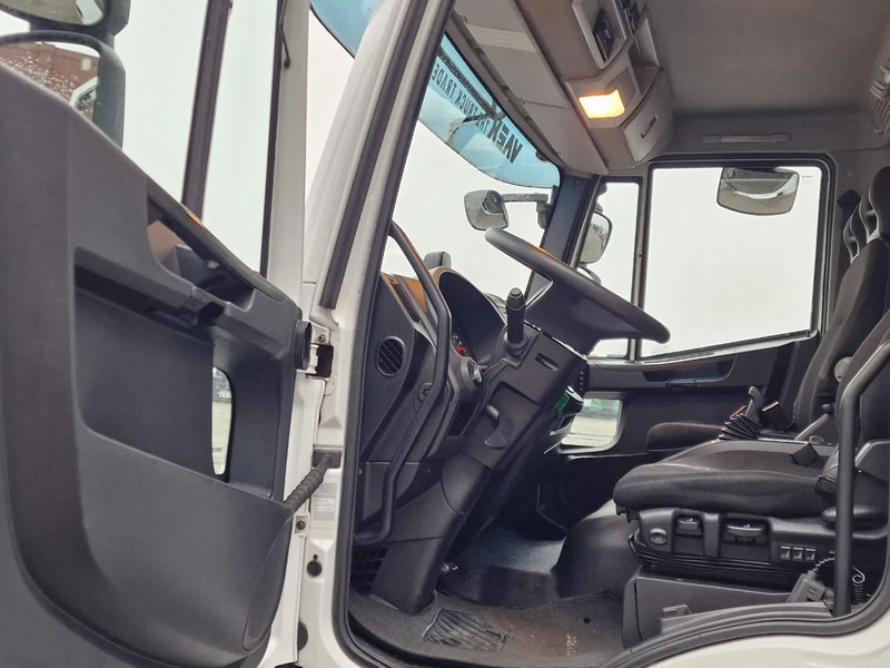 Camion isothermique Iveco Eurocargo 120.250 4x2 - Thermoking T-800R Frigo - Loadlift - Euro 6 - Automatic: photos 9 Camion isothermique Iveco Eurocargo 120.250 4x2 - Thermoking T-800R Frigo - Loadlift - Euro 6 - Automatic: photos 9