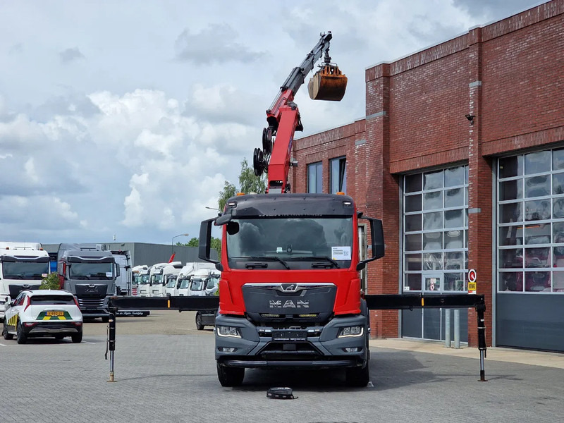 MAN TGS 26.360 6x4 Hydrodrive / Crane HMF1920K-RCS / 3 way tipper HMF / Low KM 110.700! - Camion grue: photos 2 MAN TGS 26.360 6x4 Hydrodrive / Crane HMF1920K-RCS / 3 way tipper HMF / Low KM 110.700! - Camion grue: photos 2