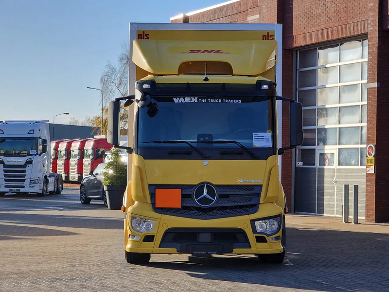 Mercedes-Benz Actros 1827 4x2 Sleepercab - Box with side doors - Loadlift - Low KM - Full air - A/C - Camion fourgon: photos 2 Mercedes-Benz Actros 1827 4x2 Sleepercab - Box with side doors - Loadlift - Low KM - Full air - A/C - Camion fourgon: photos 2