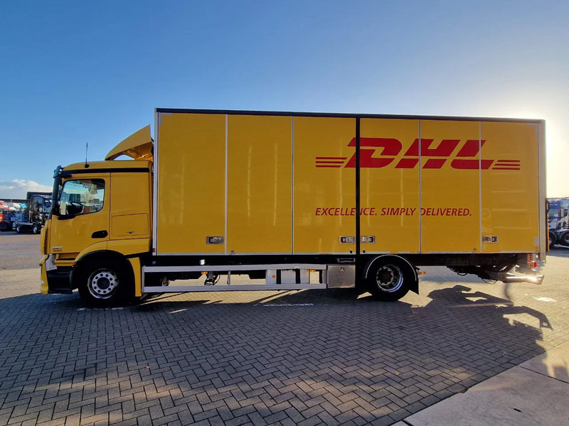 Mercedes-Benz Actros 1827 4x2 Sleepercab - Box with side doors - Loadlift - Low KM - Full air - A/C - Camion fourgon: photos 4 Mercedes-Benz Actros 1827 4x2 Sleepercab - Box with side doors - Loadlift - Low KM - Full air - A/C - Camion fourgon: photos 4