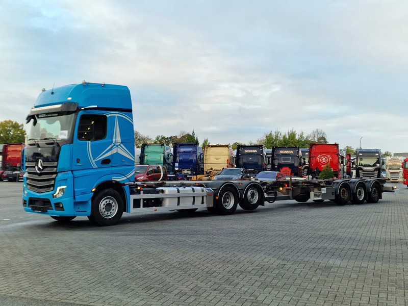 Mercedes-Benz Actros 2553 6x2 - BDF - Retarder - 4.90 WB - Full air + Fliegl trailer 2017 - Camion porte-conteneur/ Caisse mobile: photos 3 Mercedes-Benz Actros 2553 6x2 - BDF - Retarder - 4.90 WB - Full air + Fliegl trailer 2017 - Camion porte-conteneur/ Caisse mobile: photos 3