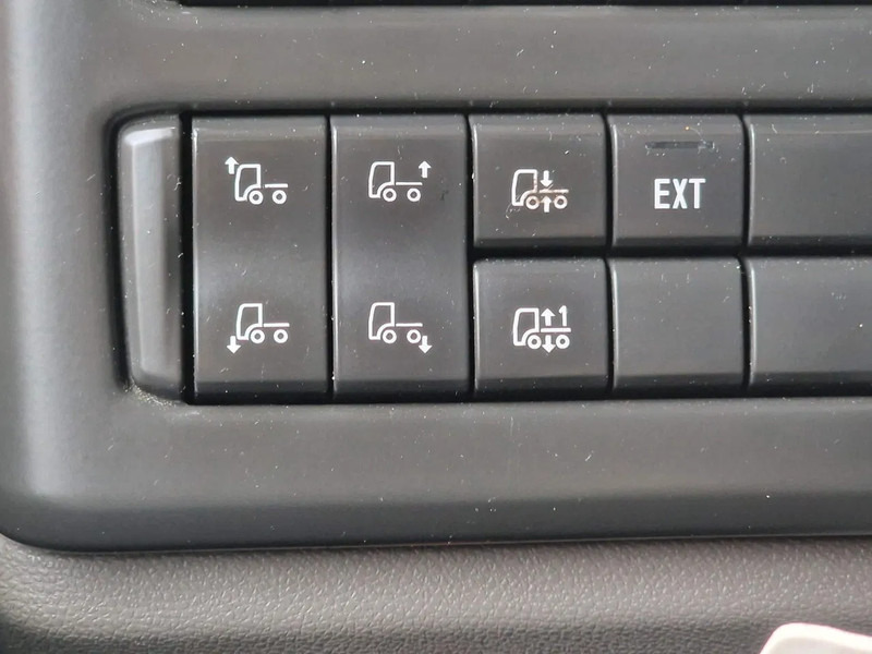 Camion multibenne Scania S580 V8 NGS Highline 6x2*4 - Side loader Container - Full air - Steering axle - Retarder: photos 15 Camion multibenne Scania S580 V8 NGS Highline 6x2*4 - Side loader Container - Full air - Steering axle - Retarder: photos 15