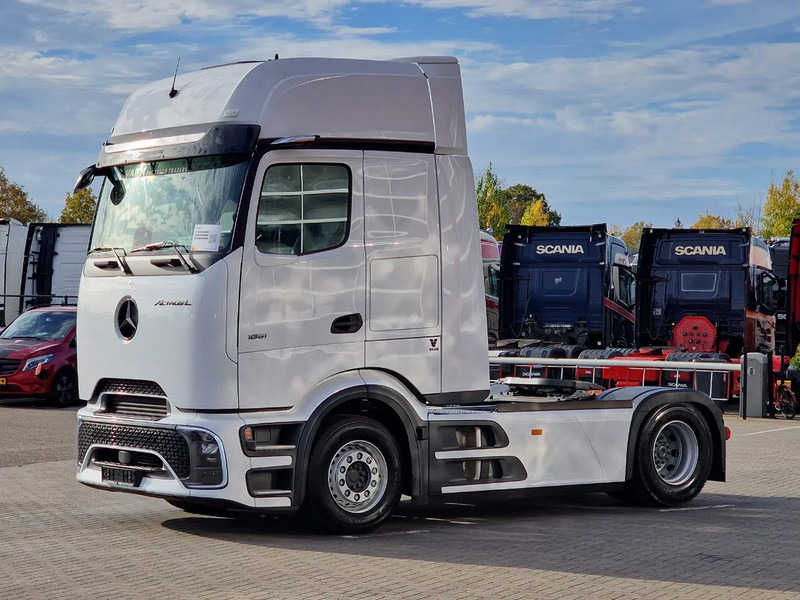 Mercedes-Benz Actros 1851 Procab GigaSpace 4x2 - New - Retarder - Mirror cam - 2x tank - Full spoiler - Navi - Tracteur routier: photos 3 Mercedes-Benz Actros 1851 Procab GigaSpace 4x2 - New - Retarder - Mirror cam - 2x tank - Full spoiler - Navi - Tracteur routier: photos 3