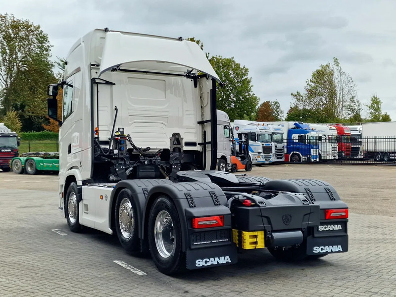 Scania 660S V8 NGS Highline 6x2/4 - New - Full spec - Retarder - Night clima - Leather - Led - Alcoa - Tracteur routier: photos 5 Scania 660S V8 NGS Highline 6x2/4 - New - Full spec - Retarder - Night clima - Leather - Led - Alcoa - Tracteur routier: photos 5