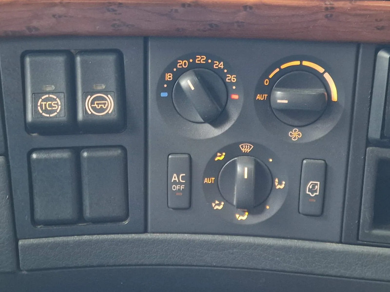 Tracteur routier Volvo FH 13.440 Globetrotter XL 4x2 - Manual gearbox - Euro 5 - Low KM: photos 19
