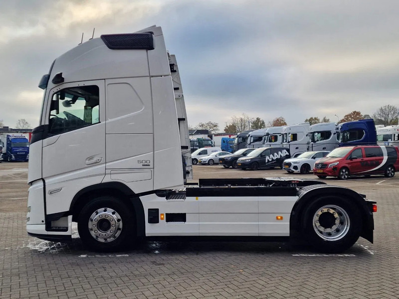 Volvo FH 13.500 Aero Globetrotter XL 4x2 - I Save - I parkcool - 2x tank - Mirror cams - Tracteur routier: photos 4 Volvo FH 13.500 Aero Globetrotter XL 4x2 - I Save - I parkcool - 2x tank - Mirror cams - Tracteur routier: photos 4