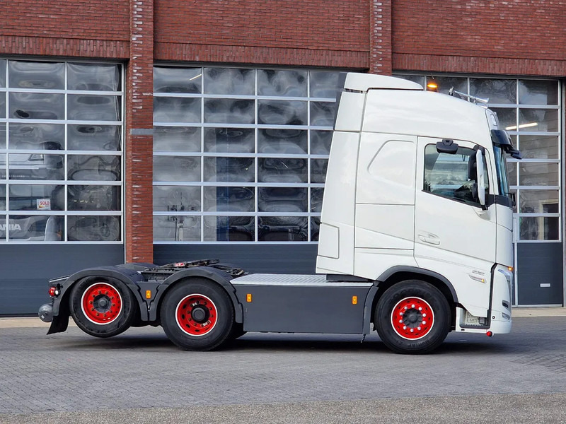 Volvo FH 13.500 Globetrotter 6x2 - I Save - 3.00 WB - PTO/Hydraulic - Full air - Custom interior - Tracteur routier: photos 5 Volvo FH 13.500 Globetrotter 6x2 - I Save - 3.00 WB - PTO/Hydraulic - Full air - Custom interior - Tracteur routier: photos 5