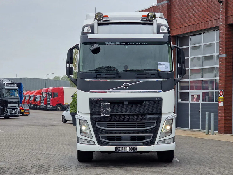 Volvo FH 13.540 Globetrotter 6x2 - BDF - Retarder - 4.90 WB - Full air - Leather - Camion porte-conteneur/ Caisse mobile: photos 2 Volvo FH 13.540 Globetrotter 6x2 - BDF - Retarder - 4.90 WB - Full air - Leather - Camion porte-conteneur/ Caisse mobile: photos 2