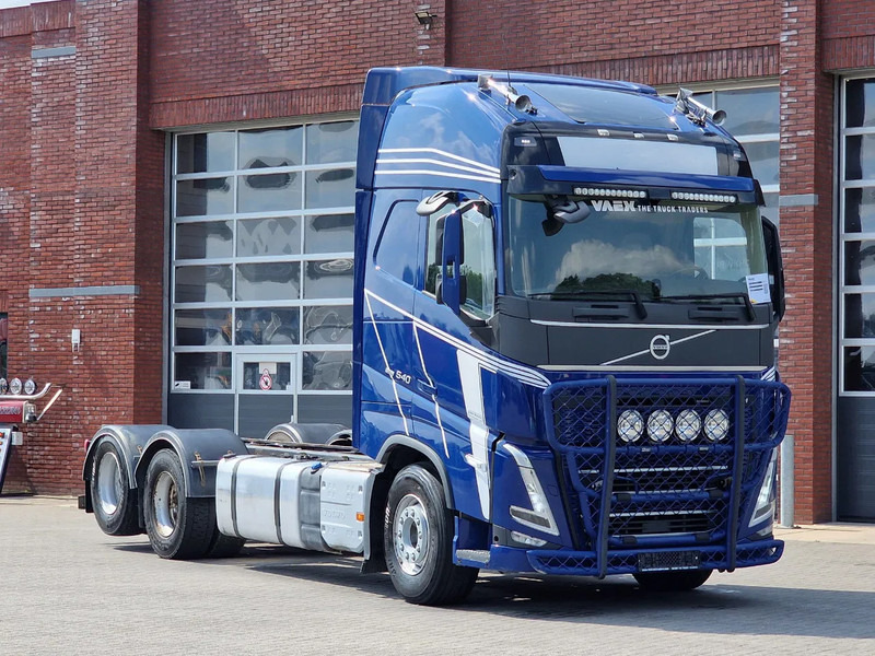 Volvo FH 13.540 Globetrotter XL 6x2 - Retarder - Full air - 4.60 WB - I shift dual clutch - Châssis cabine: photos 1 Volvo FH 13.540 Globetrotter XL 6x2 - Retarder - Full air - 4.60 WB - I shift dual clutch - Châssis cabine: photos 1