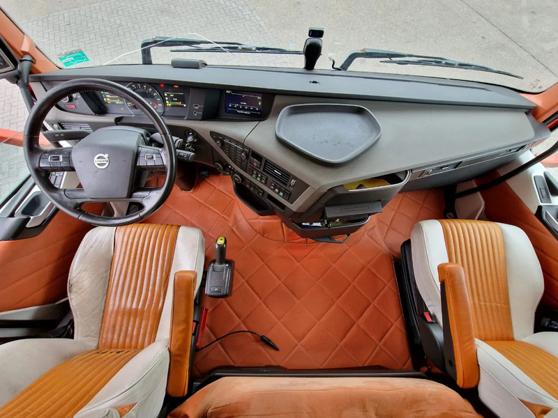 Camion grue Volvo FH 16.750 8x2*6 - Palfinger PK15002 Crane/Grua - Show truck + Trailer -: photos 11 Camion grue Volvo FH 16.750 8x2*6 - Palfinger PK15002 Crane/Grua - Show truck + Trailer -: photos 11