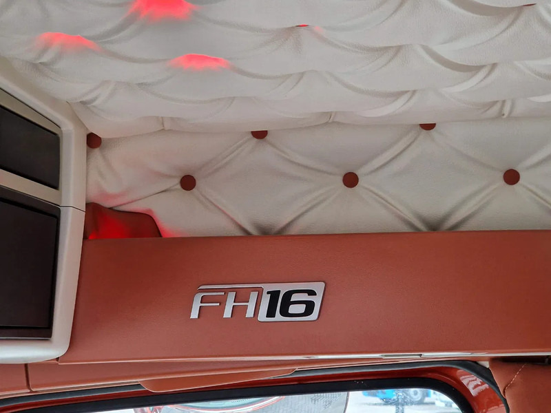 Camion grue Volvo FH 16.750 8x2*6 - Palfinger PK15002 Crane/Grua - Show truck + Trailer -: photos 17 Camion grue Volvo FH 16.750 8x2*6 - Palfinger PK15002 Crane/Grua - Show truck + Trailer -: photos 17