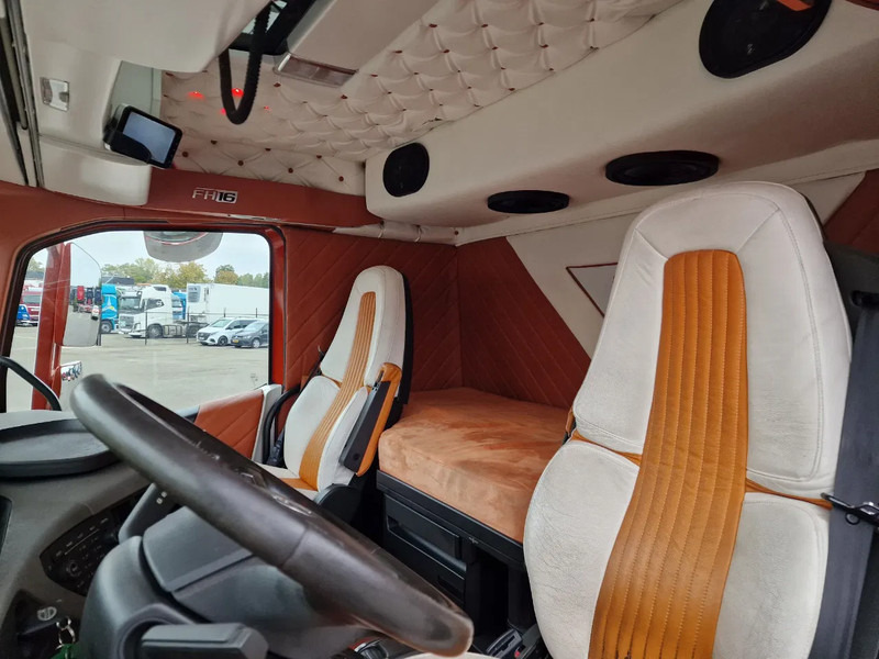 Camion grue Volvo FH 16.750 8x2*6 - Palfinger PK15002 Crane/Grua - Show truck + Trailer -: photos 15 Camion grue Volvo FH 16.750 8x2*6 - Palfinger PK15002 Crane/Grua - Show truck + Trailer -: photos 15