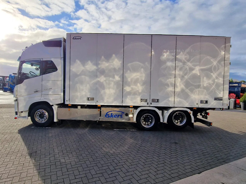 Volvo FH 16.750 Globetrotter XL 6x2 - Ekeri box with sidedoors - Retarder - 4.60 WB - Full air - Camion fourgon: photos 5 Volvo FH 16.750 Globetrotter XL 6x2 - Ekeri box with sidedoors - Retarder - 4.60 WB - Full air - Camion fourgon: photos 5