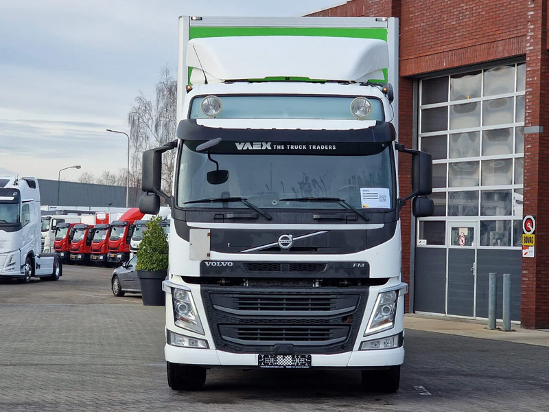 Volvo FM 460 6x2*4 - Globetrotter - BDF Chassis with box - Euro 6 - Full air - - Camion fourgon: photos 2 Volvo FM 460 6x2*4 - Globetrotter - BDF Chassis with box - Euro 6 - Full air - - Camion fourgon: photos 2