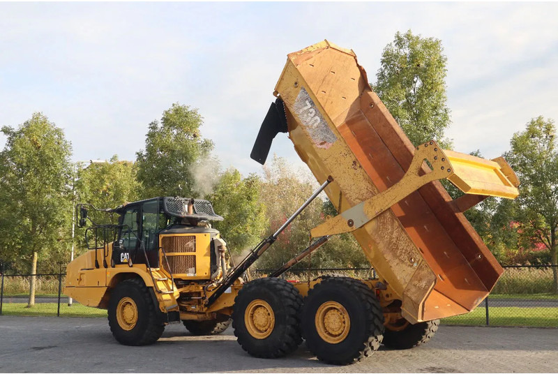 Caterpillar 730 04A | TAILGATE | LOW HOURS - Tombereau articulé: photos 3 Caterpillar 730 04A | TAILGATE | LOW HOURS - Tombereau articulé: photos 3