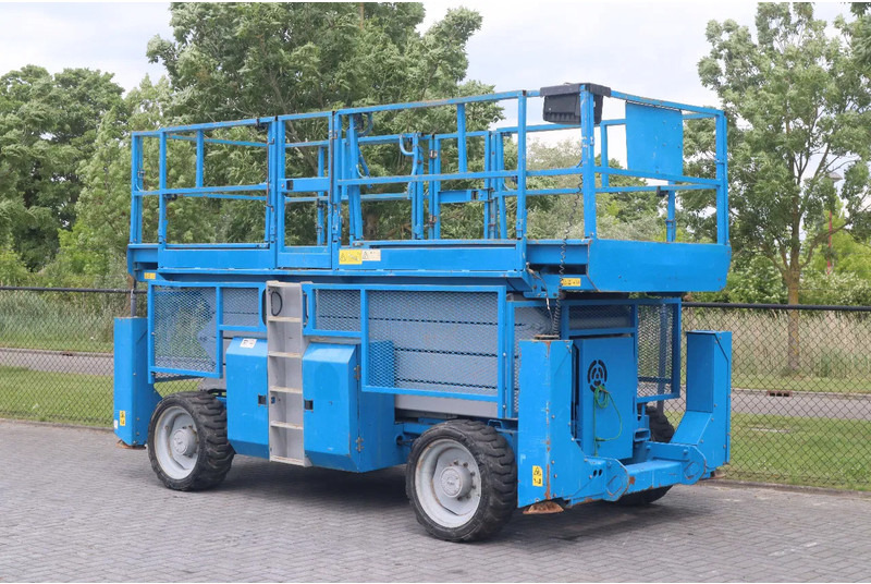 Genie GS-4390 RT | 15 METER | 680 KG - Nacelle ciseaux: photos 3 Genie GS-4390 RT | 15 METER | 680 KG - Nacelle ciseaux: photos 3