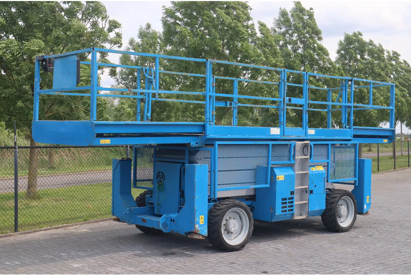 Genie GS-4390 RT | 15 METER | 680 KG - Nacelle ciseaux: photos 5 Genie GS-4390 RT | 15 METER | 680 KG - Nacelle ciseaux: photos 5