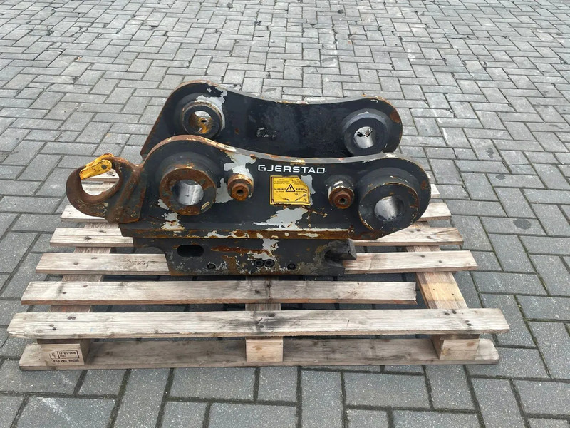 Gjerstad G60 | KM60 | S60 | HYDRAULIC QUICK COUPLER | M318F - Attache rapide pour Engins de chantier: photos 5 Gjerstad G60 | KM60 | S60 | HYDRAULIC QUICK COUPLER | M318F - Attache rapide pour Engins de chantier: photos 5