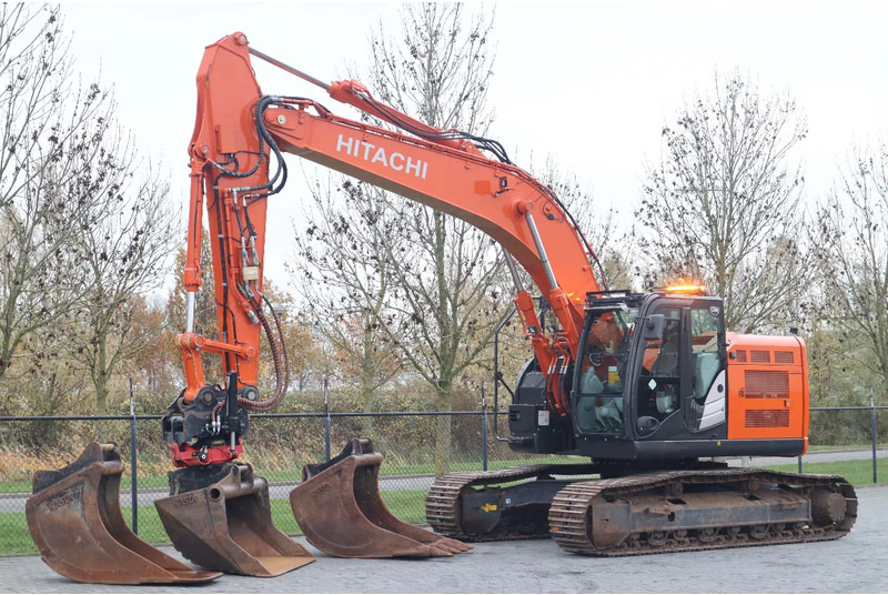 Hitachi ZX225 USRLC-6 | ROTOTILT | 3X BUCKET | TOPCON 3D MC GPS - Pelle sur chenille: photos 2 Hitachi ZX225 USRLC-6 | ROTOTILT | 3X BUCKET | TOPCON 3D MC GPS - Pelle sur chenille: photos 2