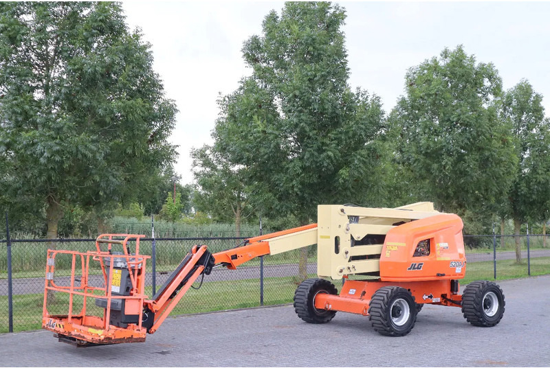 JLG 520AJ | 18 METER | 250 KG - Nacelle articulée: photos 2 JLG 520AJ | 18 METER | 250 KG - Nacelle articulée: photos 2