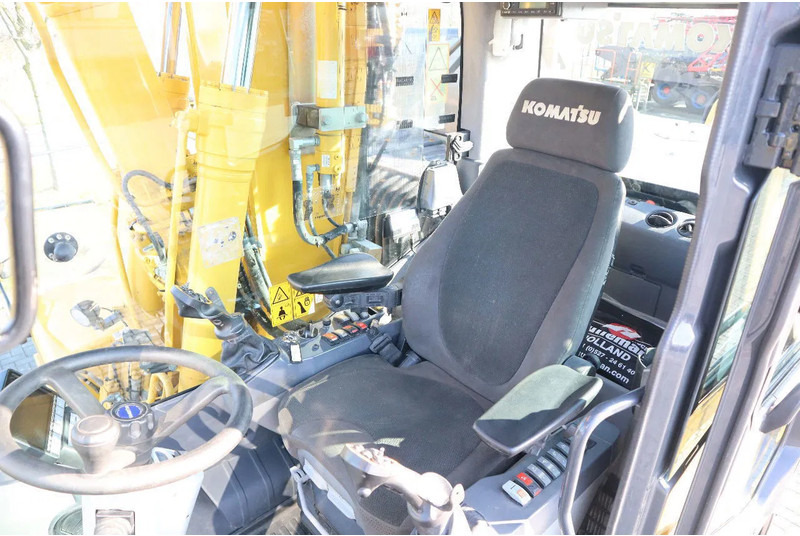 Crédit-bail de Komatsu PW160-11 | ENGCON TILTROTATOR | BUCKET | TRAILER HYDR. Komatsu PW160-11 | ENGCON TILTROTATOR | BUCKET | TRAILER HYDR.: photos 16