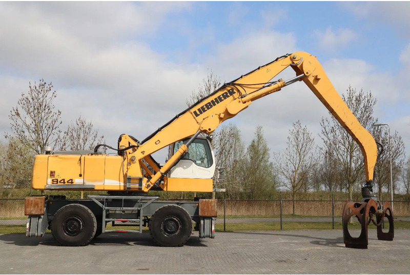 Liebherr A944 C HD | LOG GRAPPLE | HOLZGREIFER | TIMBER - Pelle de manutention: photos 4 Liebherr A944 C HD | LOG GRAPPLE | HOLZGREIFER | TIMBER - Pelle de manutention: photos 4
