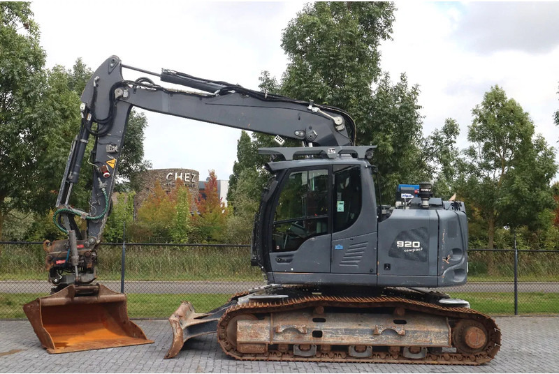 Liebherr R920 K LC COMPACT | BLADE | ROTOTILT | OILQUICK | MAGNET - Pelle sur chenille: photos 1 Liebherr R920 K LC COMPACT | BLADE | ROTOTILT | OILQUICK | MAGNET - Pelle sur chenille: photos 1