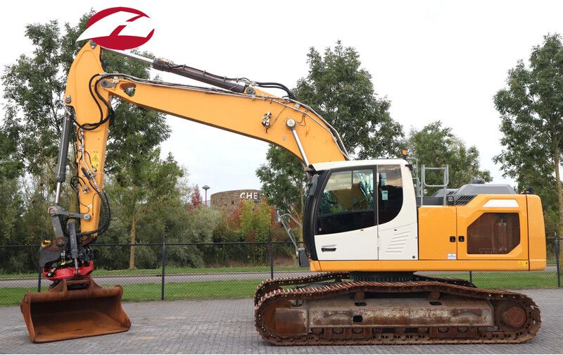 Liebherr R924 WLC | ROTOTILT R8 | BUCKET | - Pelle sur chenille: photos 1 Liebherr R924 WLC | ROTOTILT R8 | BUCKET | - Pelle sur chenille: photos 1