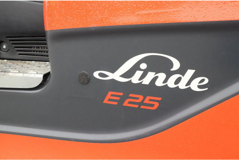 Crédit-bail de Linde E25 R-01 ROADSTER | DEMO | SIDESHIFT | FORK SPREADERS Linde E25 R-01 ROADSTER | DEMO | SIDESHIFT | FORK SPREADERS: photos 13