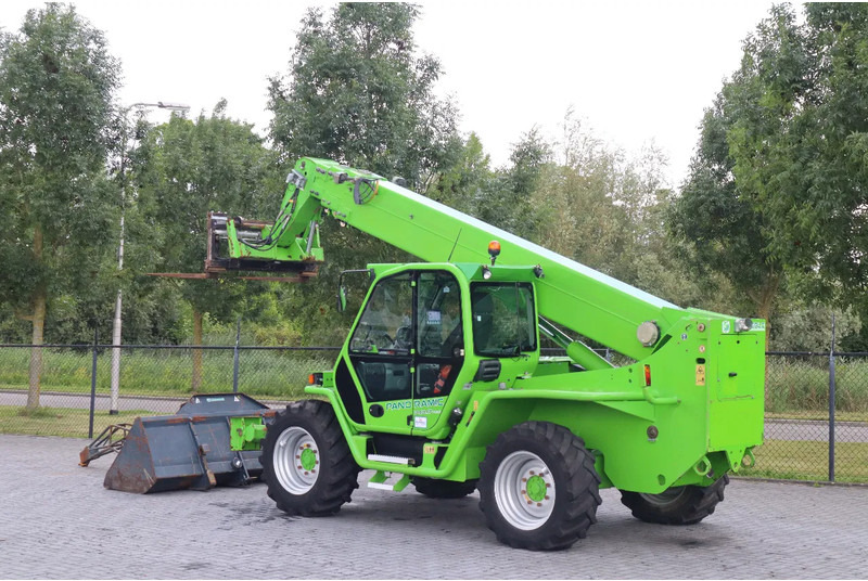Merlo P40.17 PLUS | FORKS | JIB | BUCKET - Chariot télescopique: photos 3 Merlo P40.17 PLUS | FORKS | JIB | BUCKET - Chariot télescopique: photos 3
