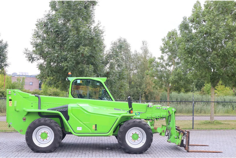 Merlo P40.17 PLUS | FORKS | JIB | BUCKET - Chariot télescopique: photos 4 Merlo P40.17 PLUS | FORKS | JIB | BUCKET - Chariot télescopique: photos 4