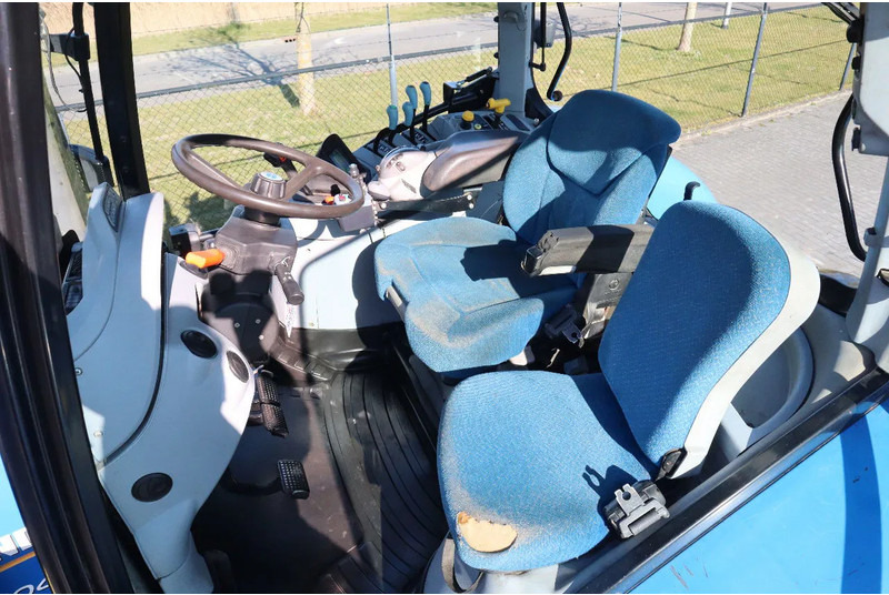 Crédit-bail de New Holland T6040 | FRONT LOADER | 50KM/H | QUICK COUPLER New Holland T6040 | FRONT LOADER | 50KM/H | QUICK COUPLER: photos 17