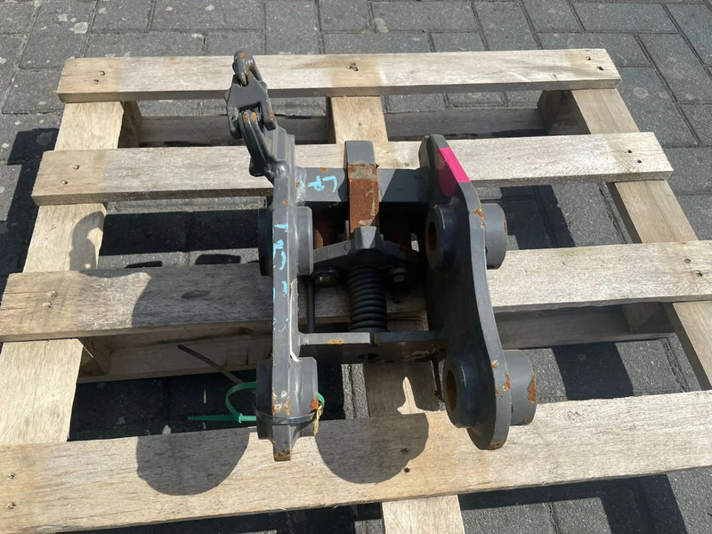 SMP S60 | HALF-AUTO QUICK COUPLER | SNELWISSEL | VOLVO EC18 - Cisaille de démolition pour Engins de chantier: photos 4 SMP S60 | HALF-AUTO QUICK COUPLER | SNELWISSEL | VOLVO EC18 - Cisaille de démolition pour Engins de chantier: photos 4