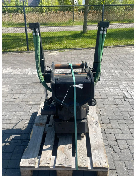 STEELWRIST X18 SQ60-5 | S60 | OILQUICK SYSTEM | CLS - Tiltrotator pour Engins de chantier: photos 2 STEELWRIST X18 SQ60-5 | S60 | OILQUICK SYSTEM | CLS - Tiltrotator pour Engins de chantier: photos 2
