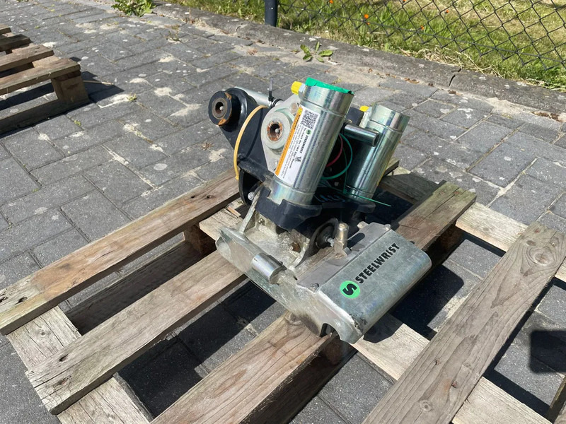 Sanderson STEELWRIST TMX S30 -180HA | TILT QUICKCOUPLER | TILTING COUPLER | NEW - Tiltrotator pour Engins de chantier: photos 1 Sanderson STEELWRIST TMX S30 -180HA | TILT QUICKCOUPLER | TILTING COUPLER | NEW - Tiltrotator pour Engins de chantier: photos 1