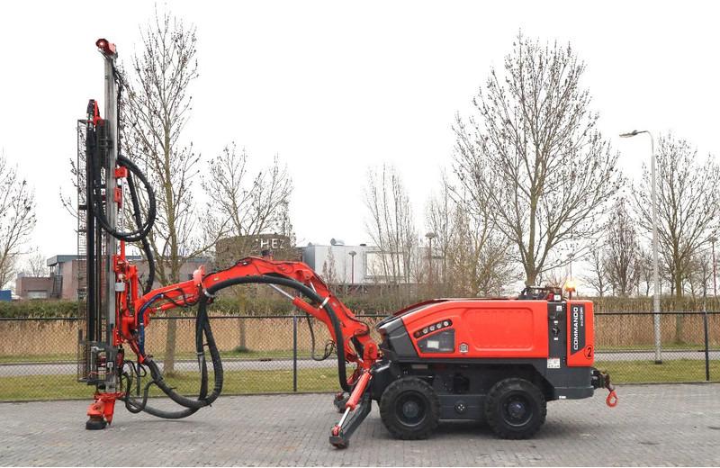 Sandvik 2 PIECES COMMANDO DC 300 RI S5 | ONLY 470 DRILLING HOURS - Foreuse: photos 1 Sandvik 2 PIECES COMMANDO DC 300 RI S5 | ONLY 470 DRILLING HOURS - Foreuse: photos 1