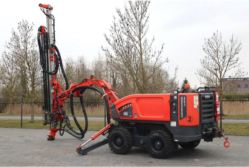 Sandvik 2 PIECES COMMANDO DC 300 RI S5 | ONLY 470 DRILLING HOURS - Foreuse: photos 3 Sandvik 2 PIECES COMMANDO DC 300 RI S5 | ONLY 470 DRILLING HOURS - Foreuse: photos 3