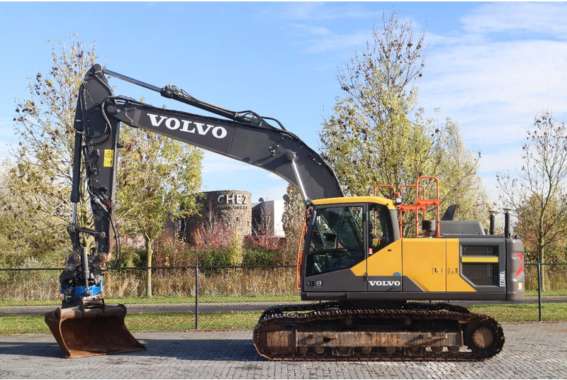 Volvo EC200EL | EC 200 EL | TILT ROTATOR | 3D GPS | BUCKET - Pelle sur chenille: photos 1 Volvo EC200EL | EC 200 EL | TILT ROTATOR | 3D GPS | BUCKET - Pelle sur chenille: photos 1