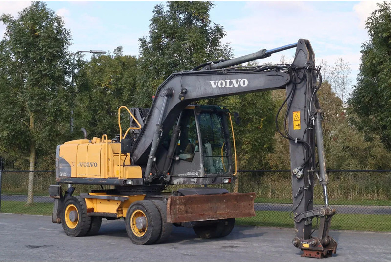 Volvo EW160C | EW 160 C | LIFT CAB | DOZERBLADE | QUICK COUPLER - Pelle sur pneus: photos 5 Volvo EW160C | EW 160 C | LIFT CAB | DOZERBLADE | QUICK COUPLER - Pelle sur pneus: photos 5