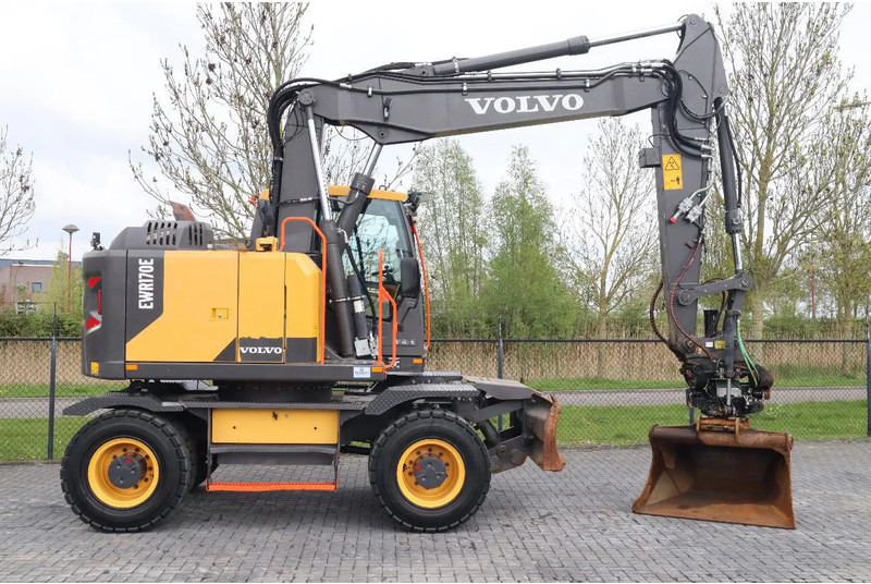 Volvo EWR 170 E | ROTOTILT | BUCKET | DOZERBLADE | TRAILER HYDR - Pelle sur pneus: photos 4 Volvo EWR 170 E | ROTOTILT | BUCKET | DOZERBLADE | TRAILER HYDR - Pelle sur pneus: photos 4