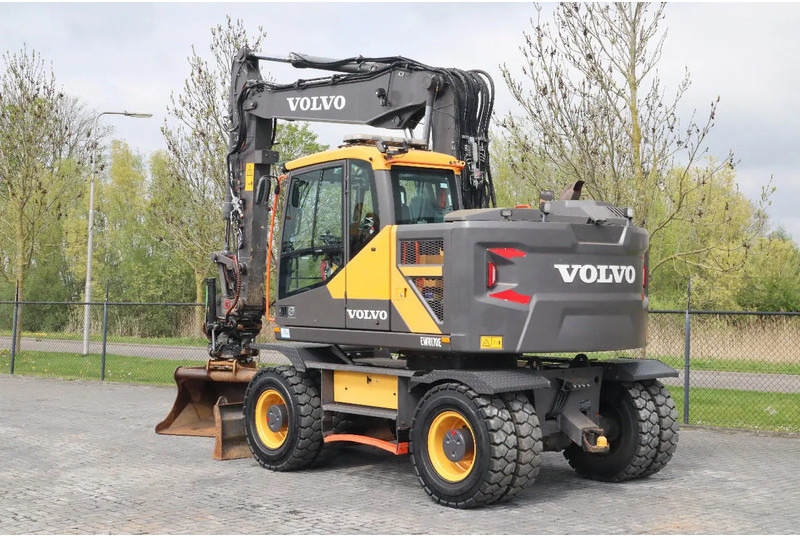 Volvo EWR 170 E | ROTOTILT | BUCKET | DOZERBLADE | TRAILER HYDR - Pelle sur pneus: photos 3 Volvo EWR 170 E | ROTOTILT | BUCKET | DOZERBLADE | TRAILER HYDR - Pelle sur pneus: photos 3