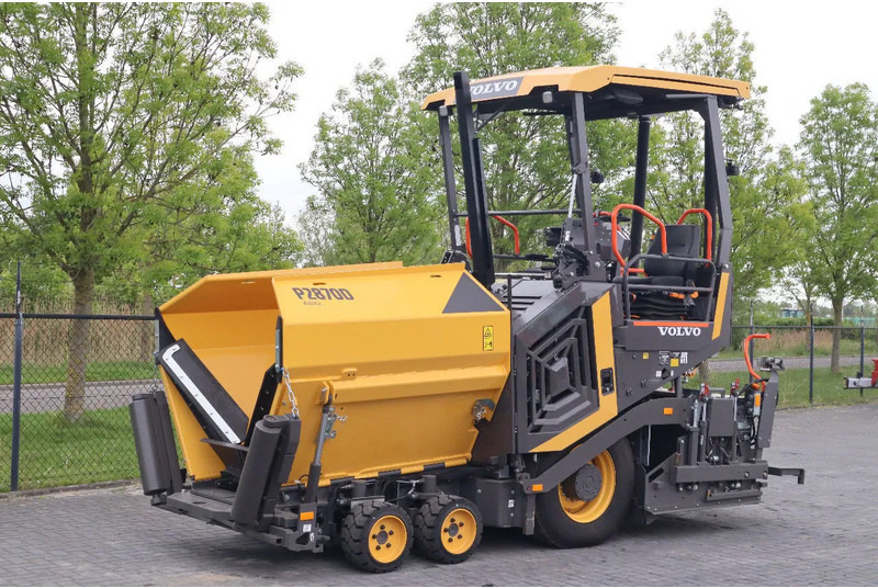 Volvo P2870 D ABG | ASPHALT PAVER | NEW / UNUSED | BOMAG BF300 - Travaux routiers: photos 2 Volvo P2870 D ABG | ASPHALT PAVER | NEW / UNUSED | BOMAG BF300 - Travaux routiers: photos 2