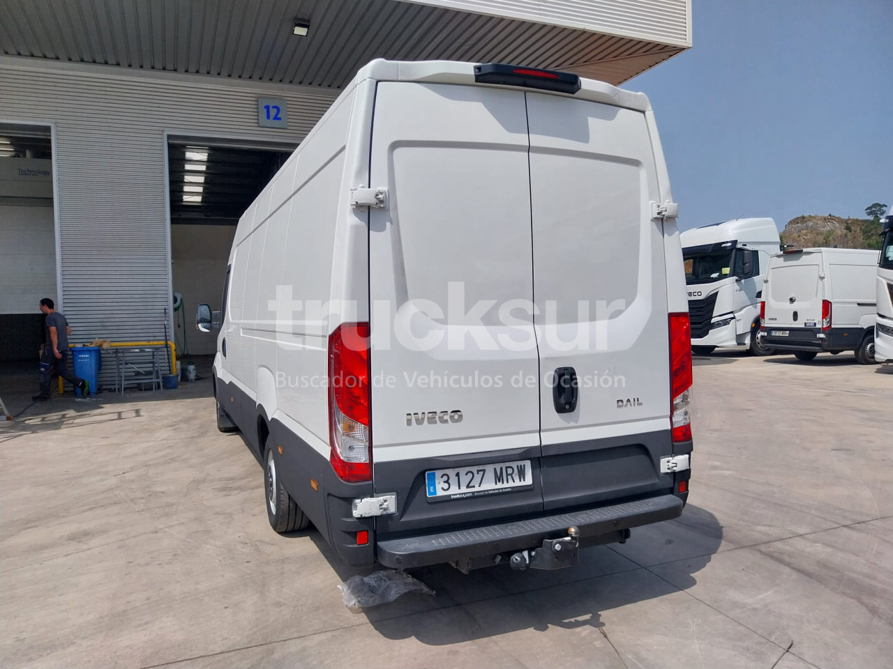 IVECO DAILY 35S16 16M3 - Fourgon grand volume: photos 4 IVECO DAILY 35S16 16M3 - Fourgon grand volume: photos 4