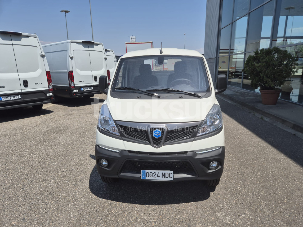 IVECO PIAGGIO PORTER 1.5I LONG RANGE - Utilitaire plateau: photos 4 IVECO PIAGGIO PORTER 1.5I LONG RANGE - Utilitaire plateau: photos 4