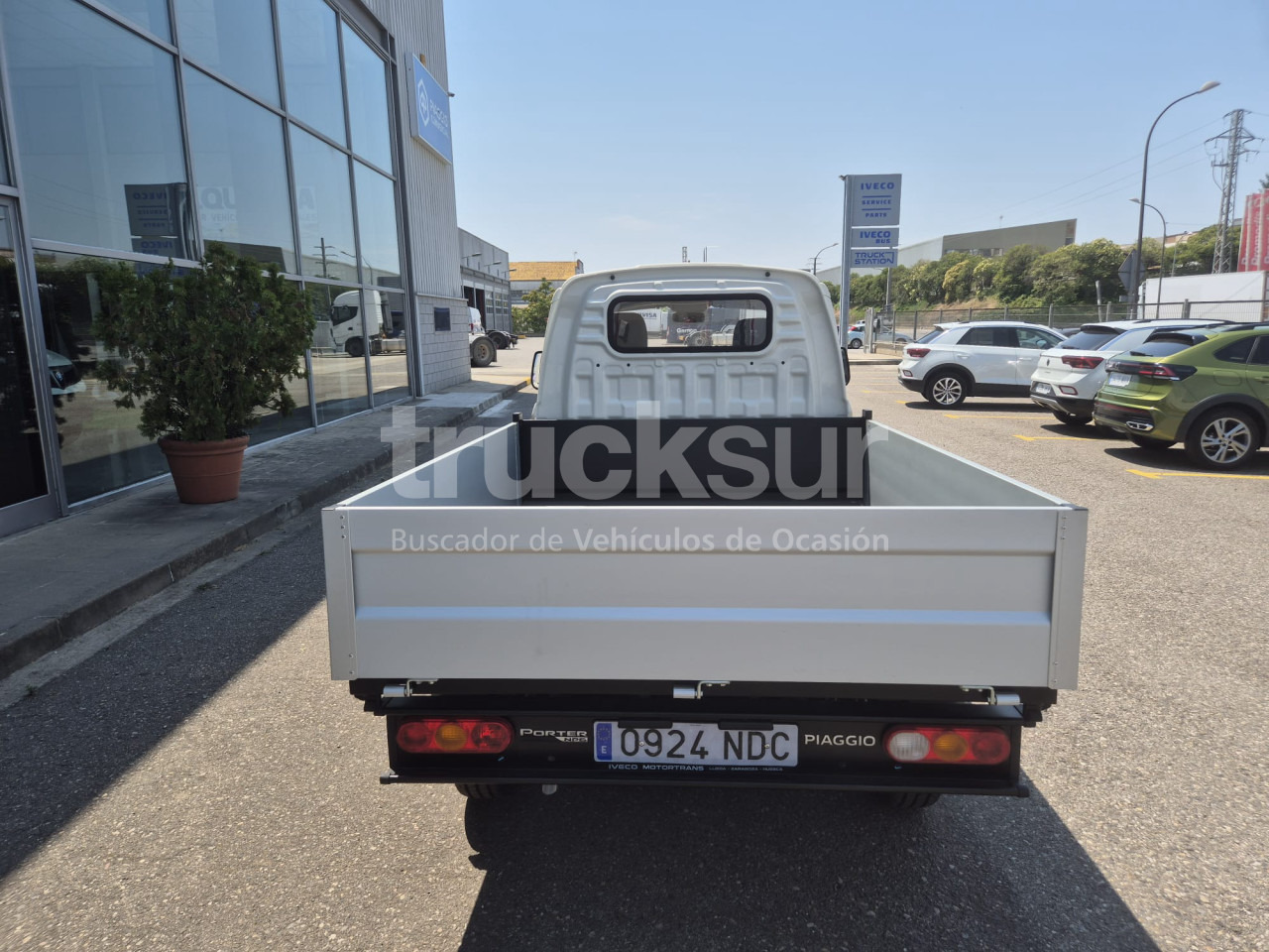 IVECO PIAGGIO PORTER 1.5I LONG RANGE - Utilitaire plateau: photos 5 IVECO PIAGGIO PORTER 1.5I LONG RANGE - Utilitaire plateau: photos 5