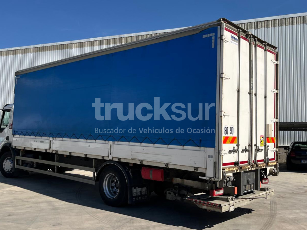 RENAULT D18.320 - Camion à rideaux coulissants: photos 3 RENAULT D18.320 - Camion à rideaux coulissants: photos 3