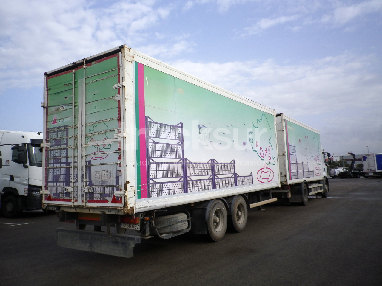 RENAULT PREMIUM 370 DXI REMOLCADOR - Camion fourgon: photos 4 RENAULT PREMIUM 370 DXI REMOLCADOR - Camion fourgon: photos 4